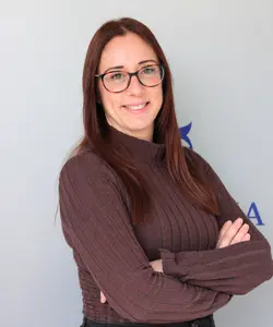 Alicia Granell, experta en documentación necesaria para la baja de vehículos en Burgos