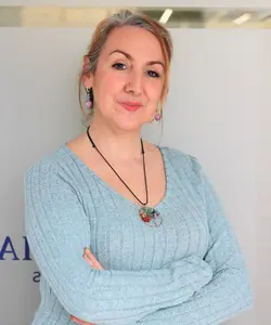 Jessica Jiménez, profesional dedicada a calcular el valor de vehículos en Burgos